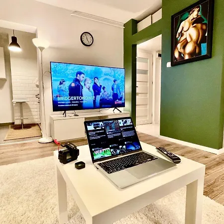 Holiday Metro Fast Wifi Tv'70 Netflix Hbo Appletv Warsaw Exterior photo