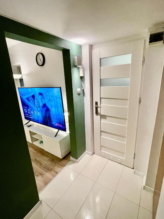 Metro Fast Wifi Tv'70 Netflix Hbo Appletv Leilighet Warszawa