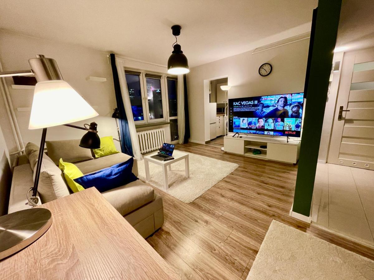 Metro Fast Wifi Tv'70 Netflix Hbo Appletv * Warszawa