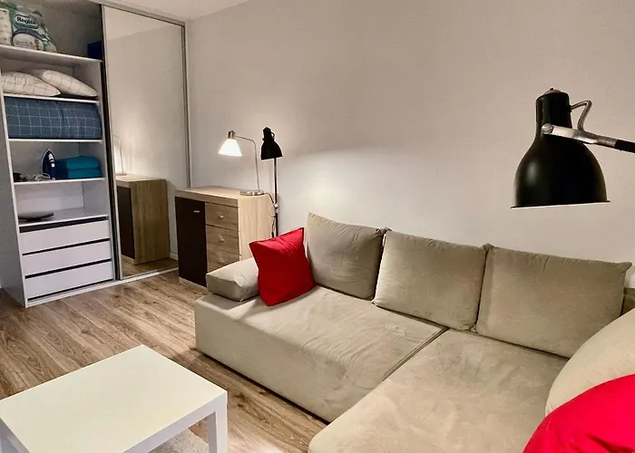 HOLIDAY metro fast WiFi TV’70 Netflix HBO AppleTV