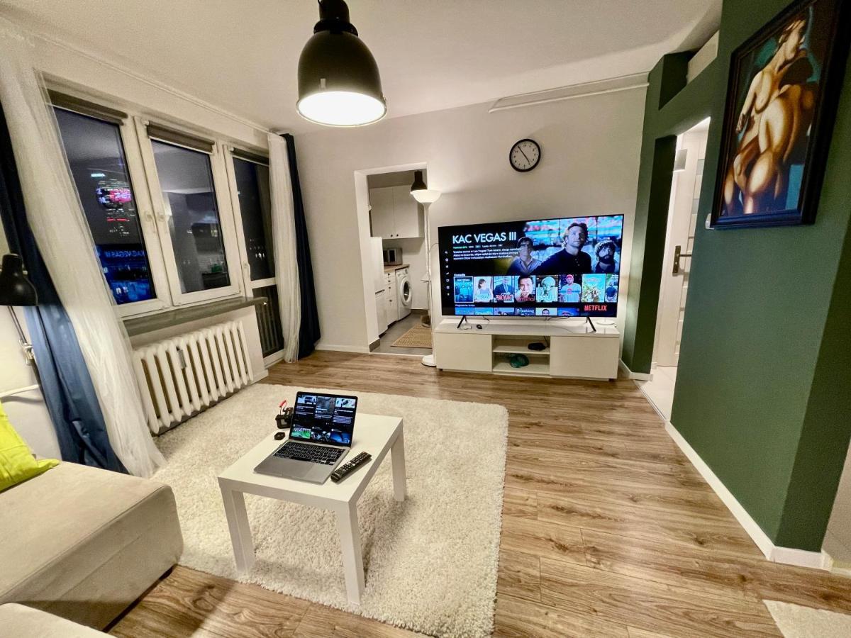 Metro Fast Wifi Tv’70 Netflix Hbo Appletv Varsavia